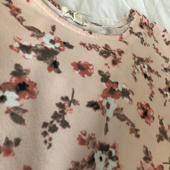 Floral Crop Top - Picture 6 of 6